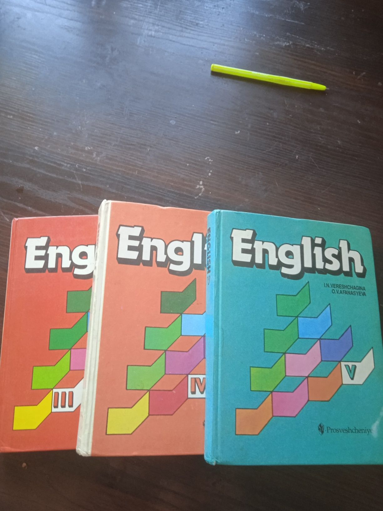 Отдам бесплатно книги по английскому языку