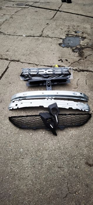 Grila fata Masca Dacia Duster Logan Sandero Stepway 2013 2023