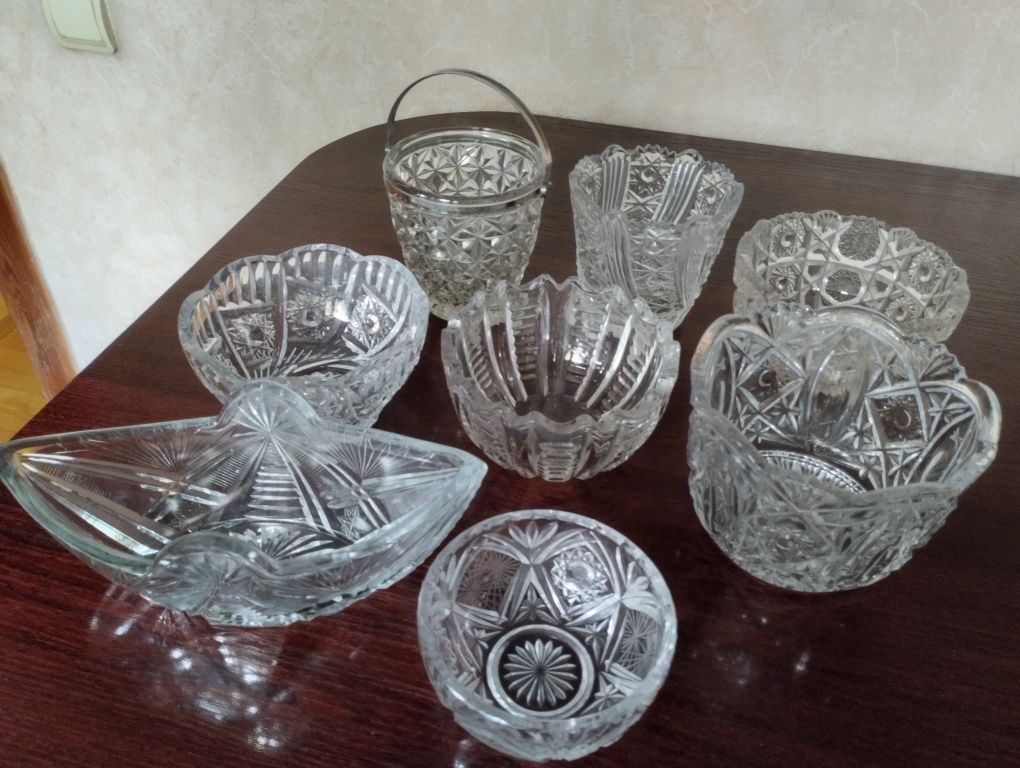 Советский хрусталь в отличном состоянии.Цена 15000 за каждую.
