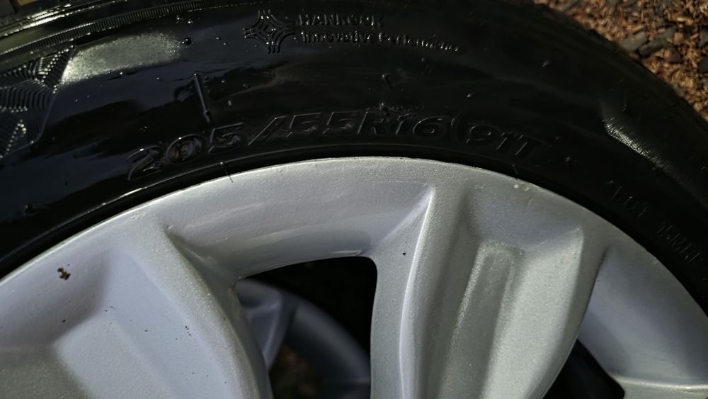 Vând cauciucuri urgent!