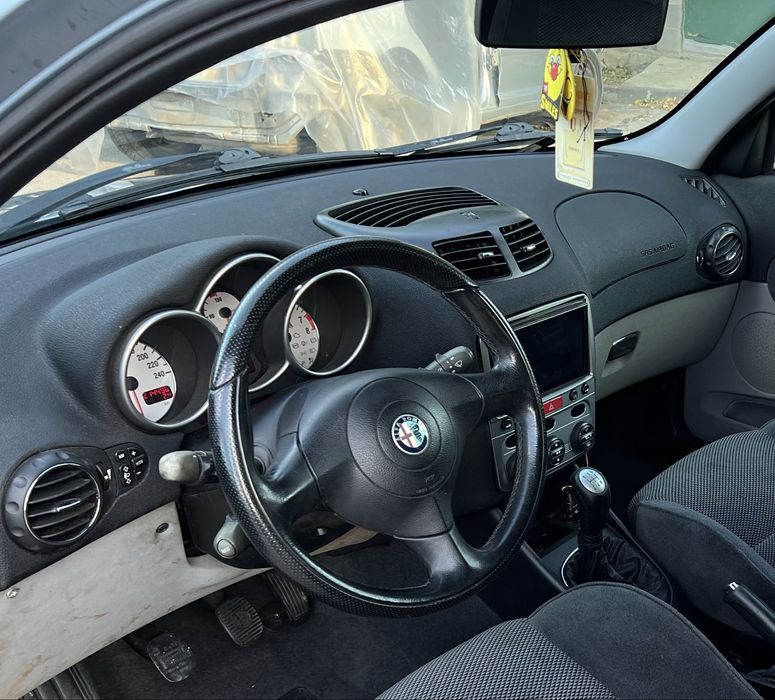 Alfa Romeo 147 1.6 120к.с. бензин,климатроник