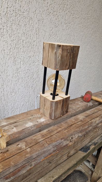 Lampa din lemn handmade