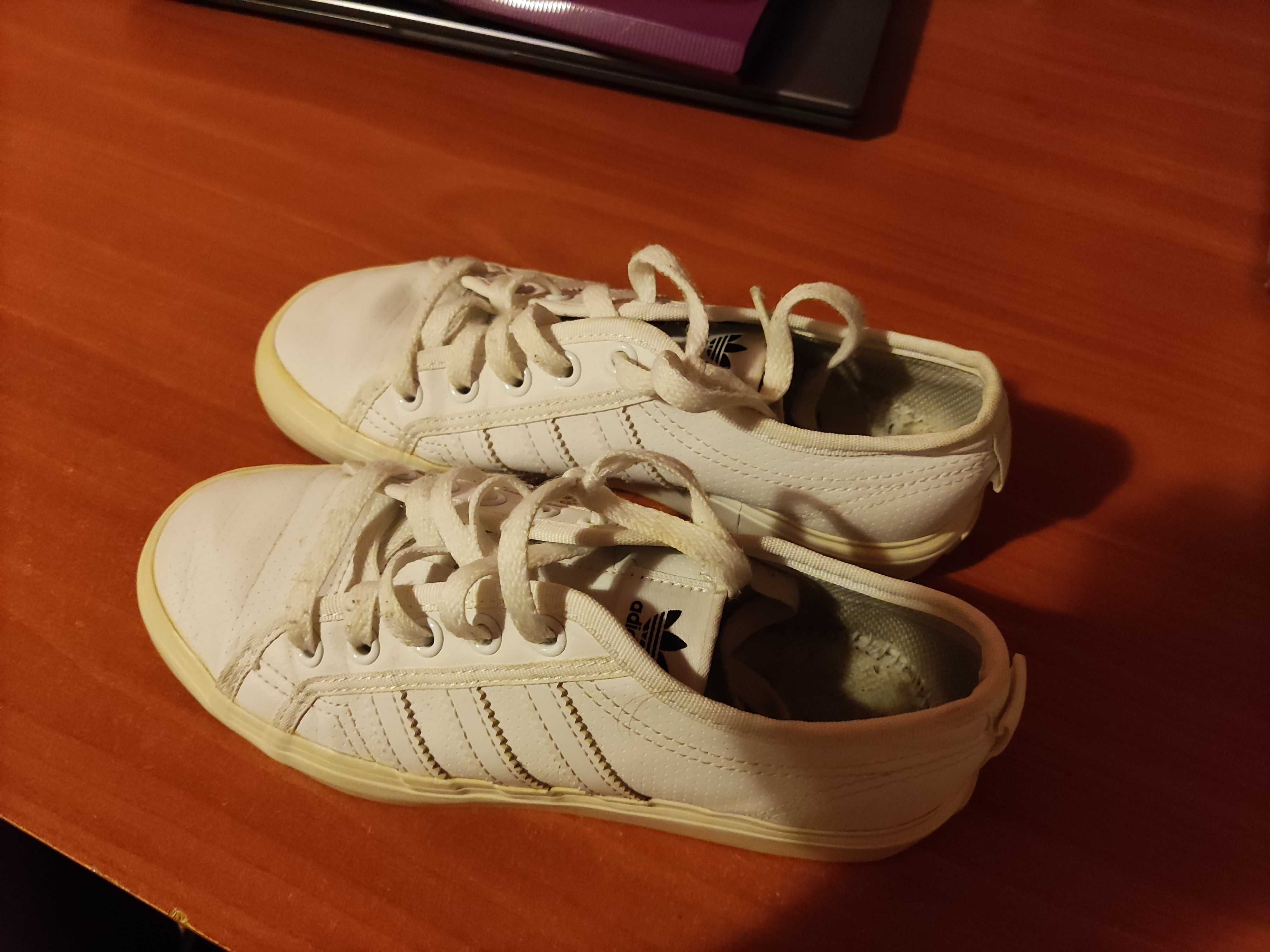 Teniși Adidas mărimea 36/37