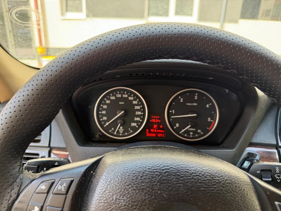 Vand BMW X5 in stare impecabila.