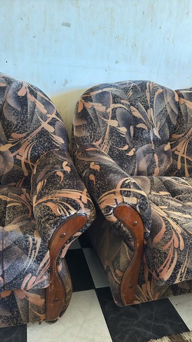 Голям диван, тъмен + фотьойли