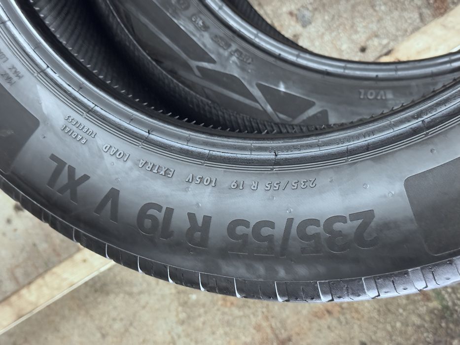 235/55R19 105V Continental