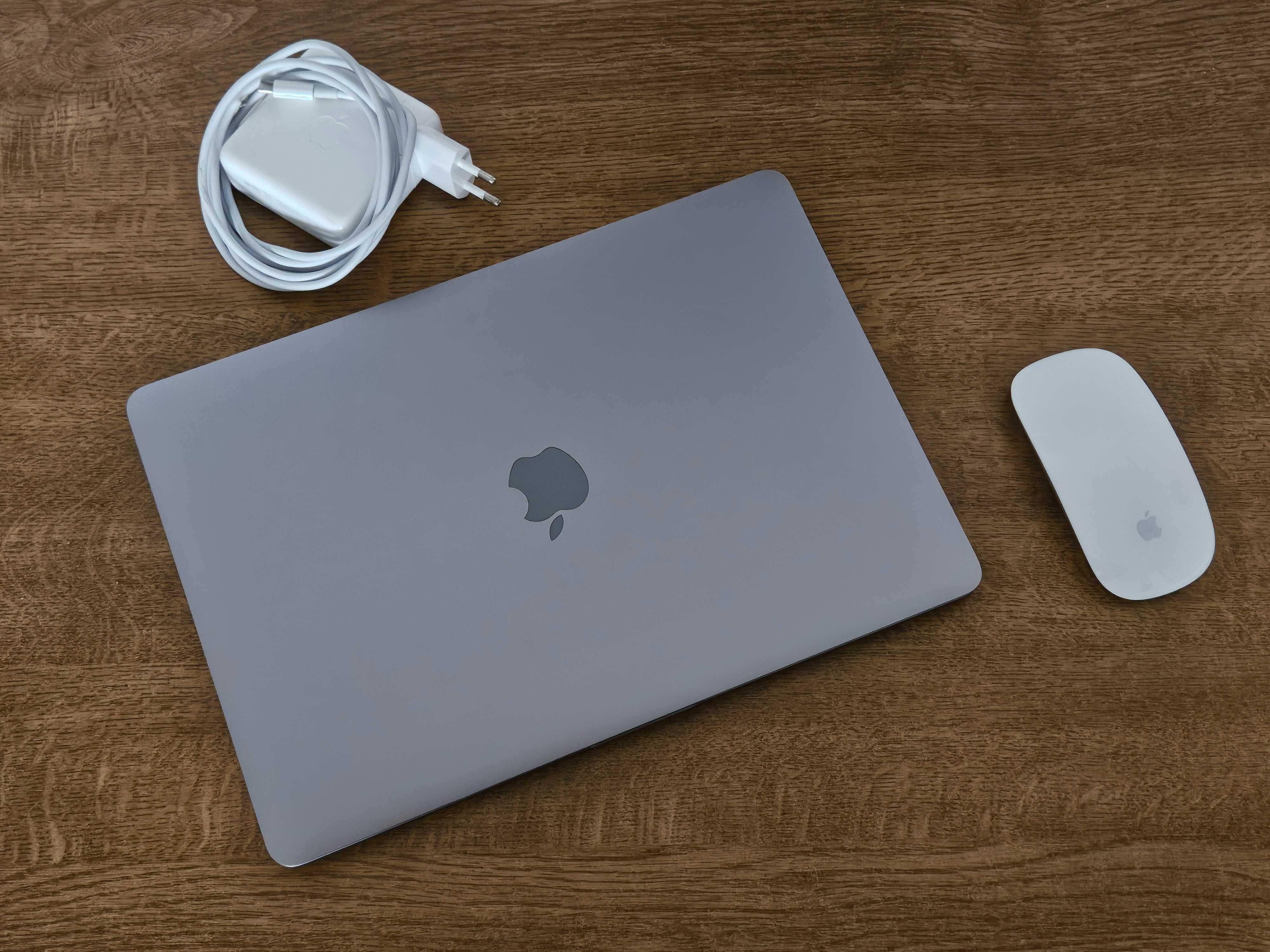Продам MacBook Pro M1, + Мышь Apple Magic Mouse