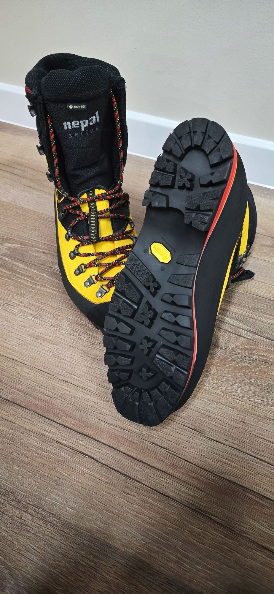 La Sportiva Nepal Cube GTX