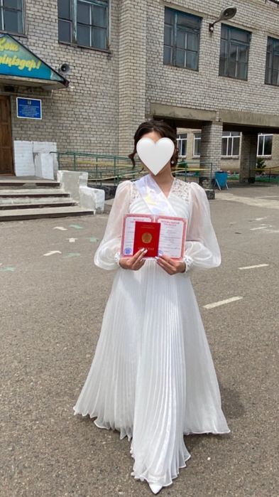 Продаю платье вечерние в хорошем качестве