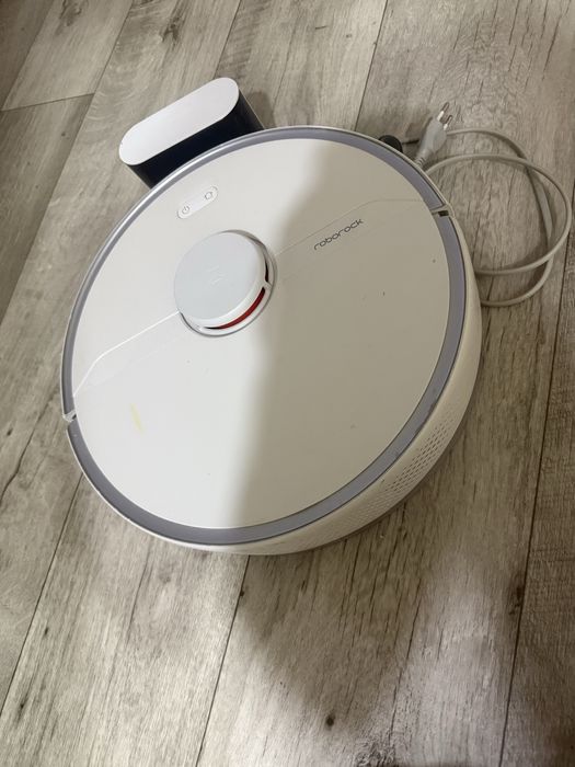 Продам робот пылесос Roborock