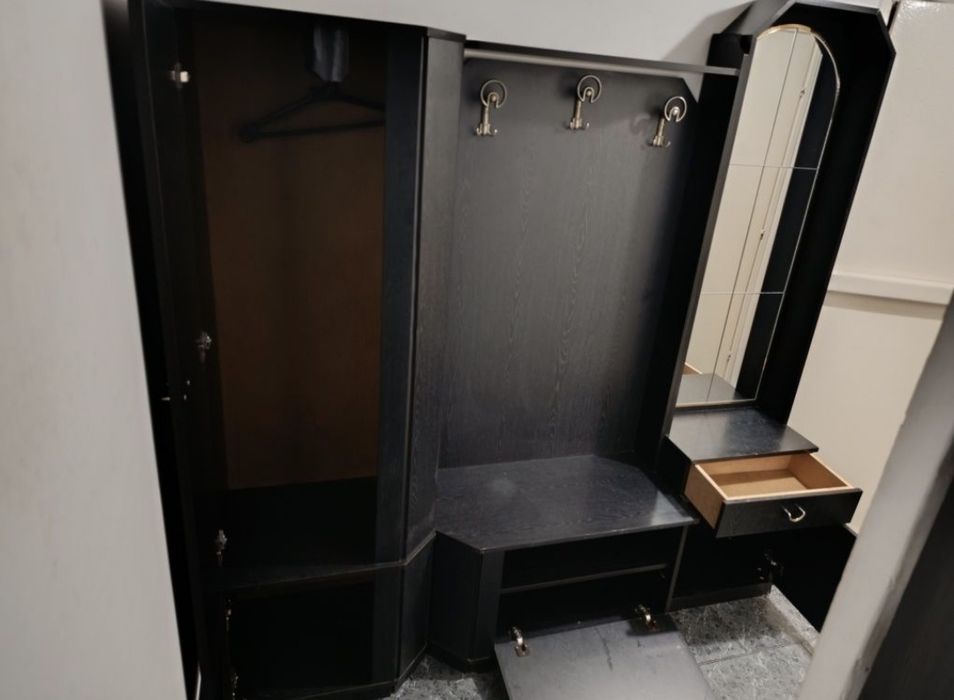 Портманто / Обзавеждане с Гардероб, Огледало и Пейка (174/190)