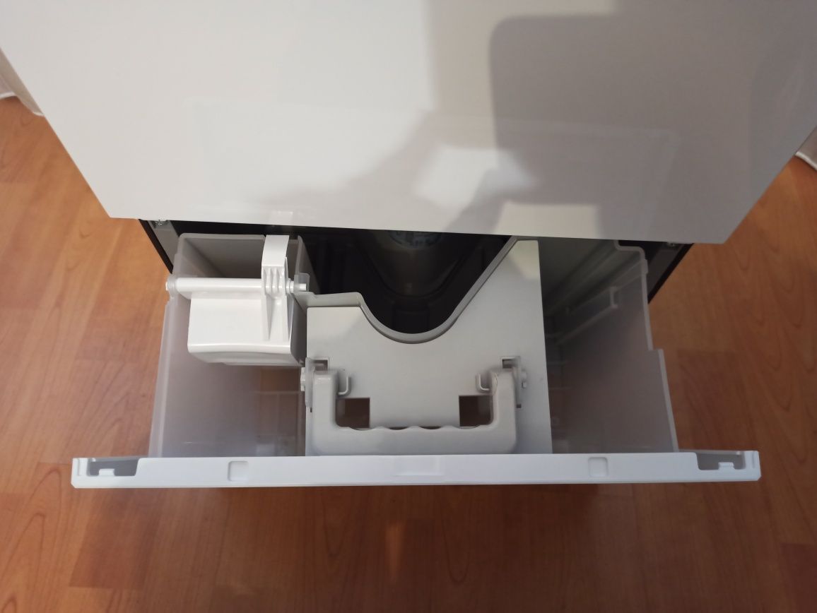 Dezumidificator Comfee 50 l/zi, 100 mp/250 MC.