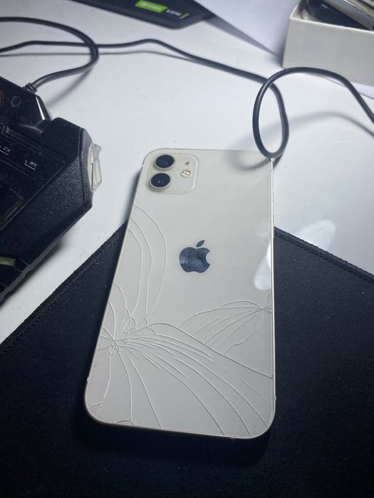 iphone 12 100% baterie