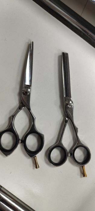 Ножницы парикмахерские профессиональные.