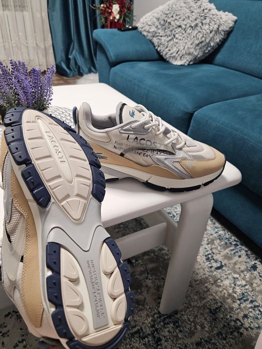 Vând adidasi Lacoste