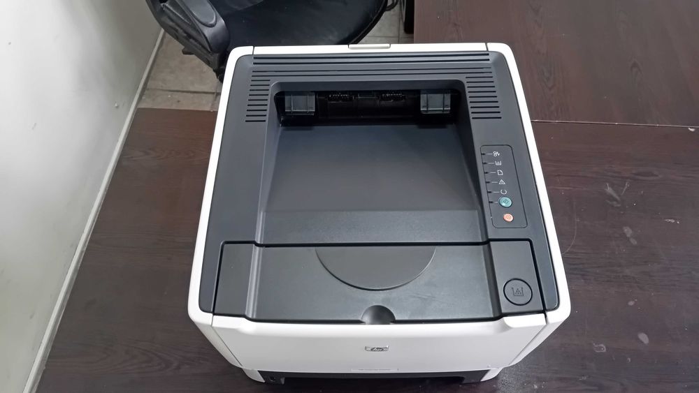Отличен!!! Лазерен принтер HP LaserJet 2015 на малко копия!
