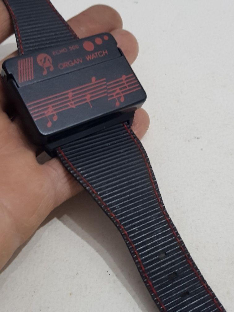Ceas vintage lcd pian