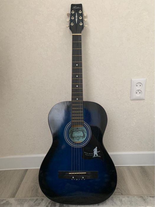 Продам гитару в отличном состоянии.