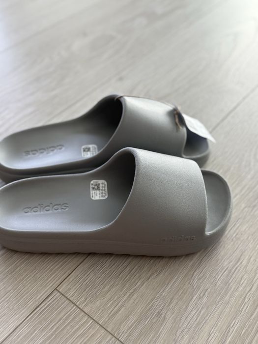 Papuci Adidas Adilette Lumia marime 40 1/2