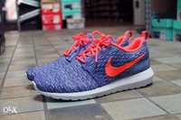 Adidasi Nike RosheRun Flyknit, Autentici, Noi in Cutie !