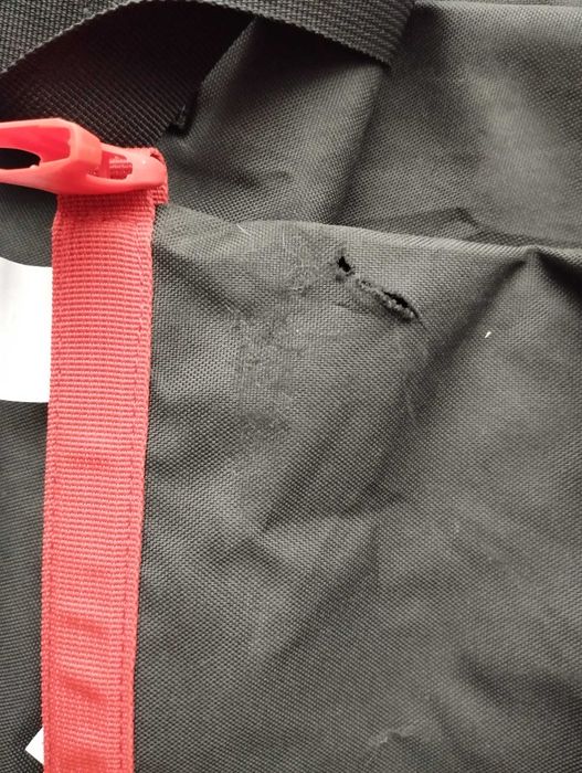 2 бр. калъфи за ски - WEDZE- 40 лв, STÖCKLI - 70 лв, 4 чифта ски щеки