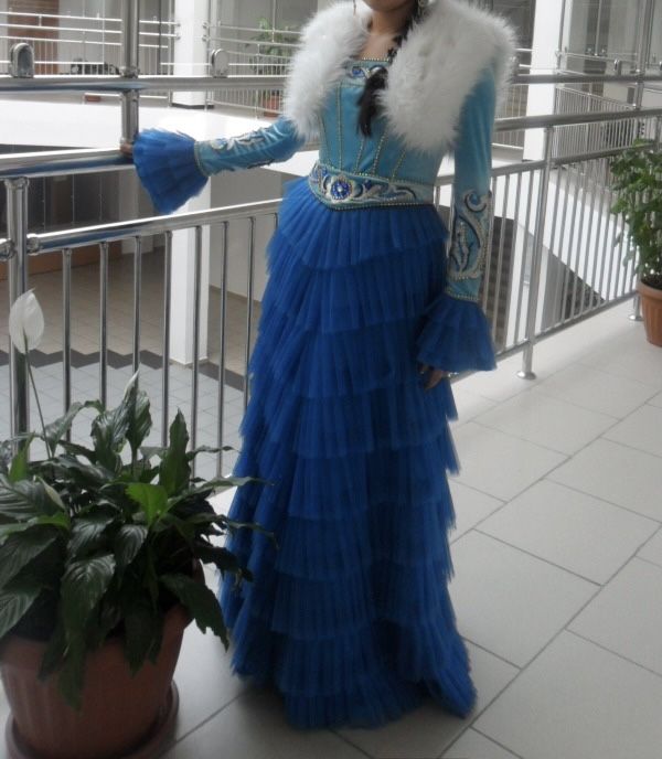 Казахское сценическое платье