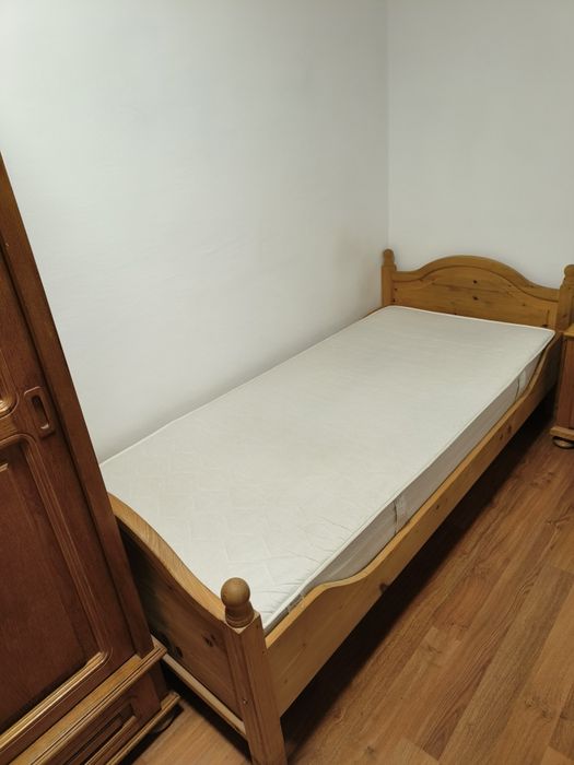 Pat lemn masiv cu somieră reglabila+saltea