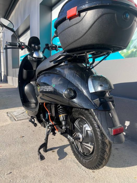 Skuter moto moped sotiladi