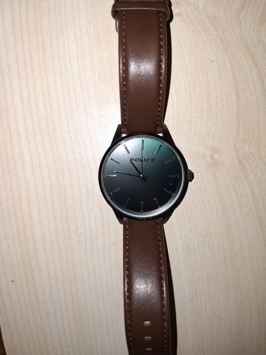 Vând ceas police