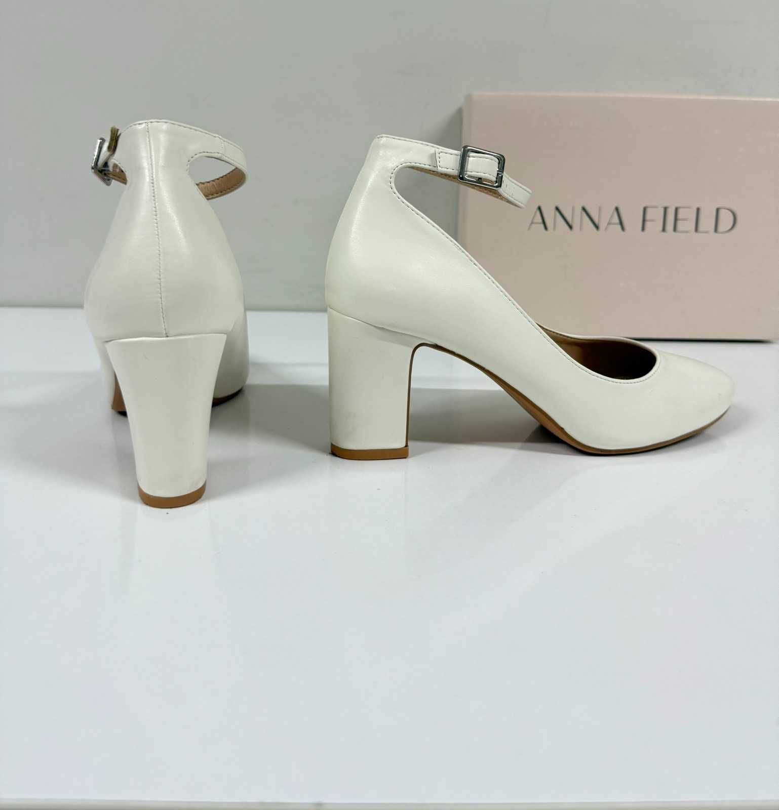 Anna Field COMFORT