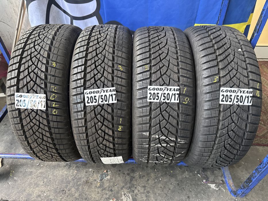 205/50/17 Good Year M+S
