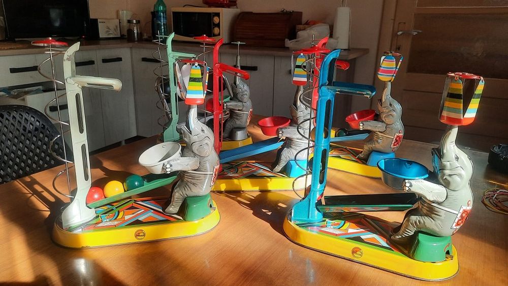 Elefant jongler jucarie veche românească, anii 60 Bucuria Copiilor