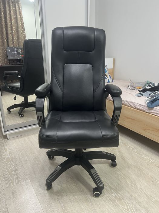 Кресло офисное черный цвет