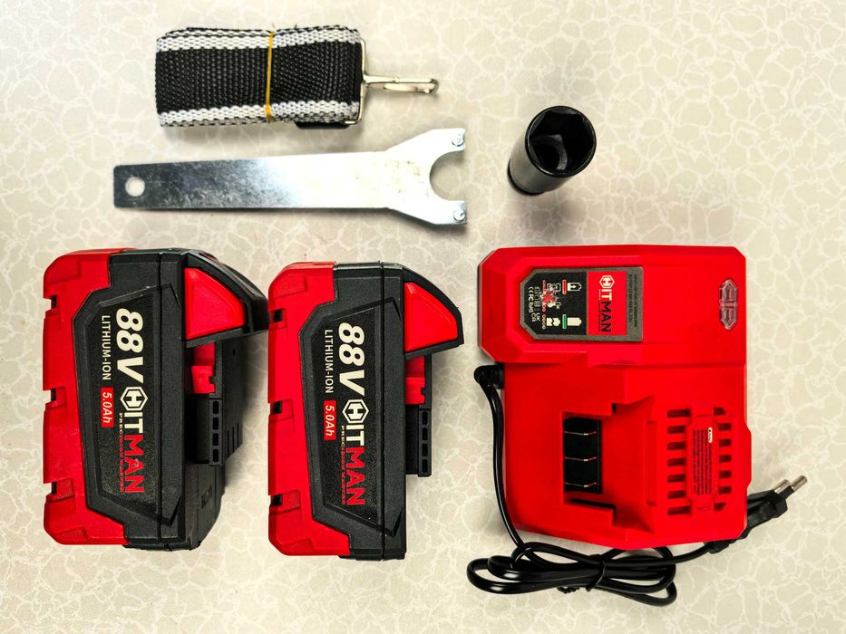 Set scule 2 unelte Hitman 88V polizor si impact 649 lei