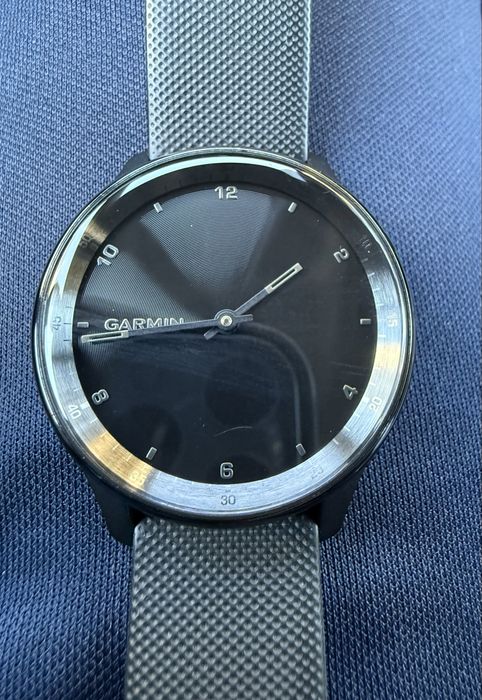 Смарт часовник Garmin Vivimove Trend 42 мм