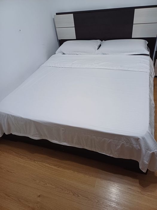 vand set pat dublu  + 2 noptiere + comoda