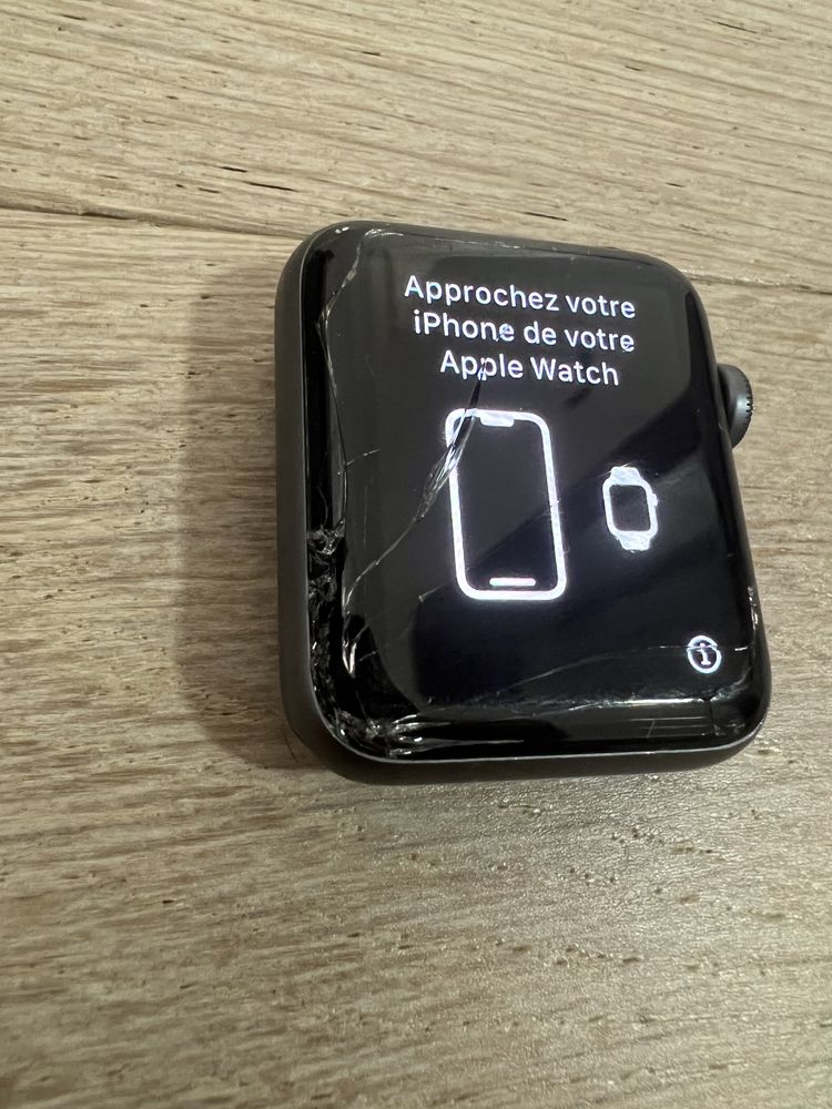 Vand smartwatch apple seria 3 42mm pentru piese