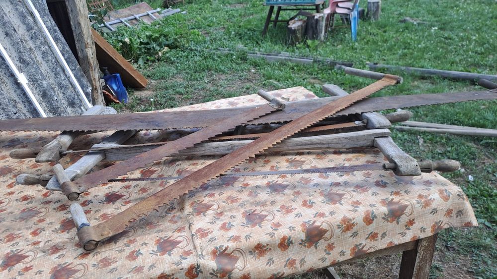 Fierăstrău de mana și joagar