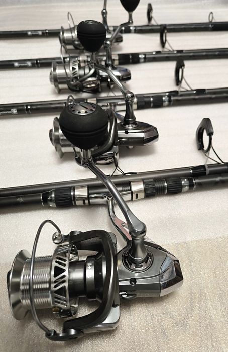 SET 4 Lansete LEGEND 3,90m/4,0lbs/3segmente + 4 Mulinete JS10000