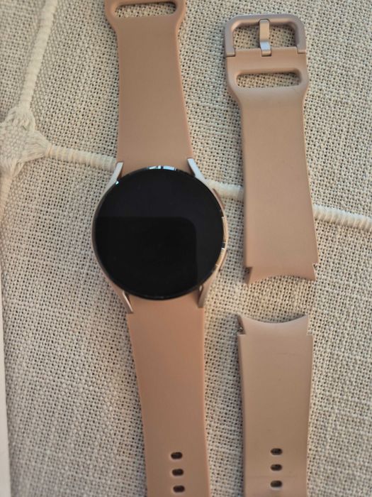 Смарт часовник Galaxy Watch 4