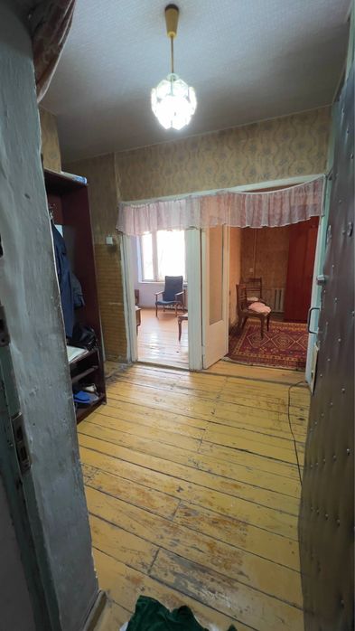 Кибрай байткурган  2 комнатная 77я серия кирпичный дом