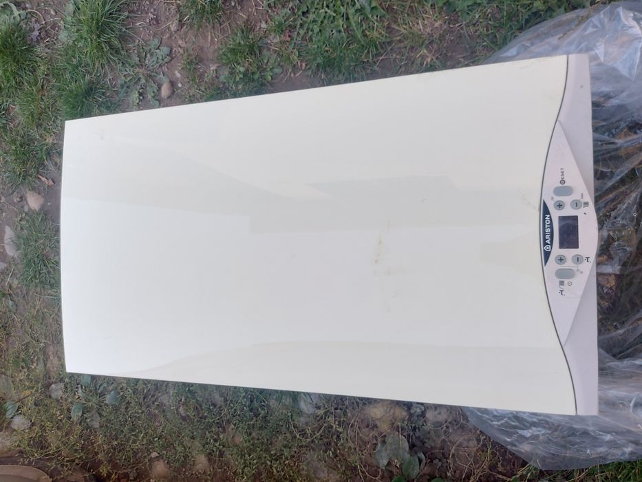Centrală Ariston Cares Premium 24kW