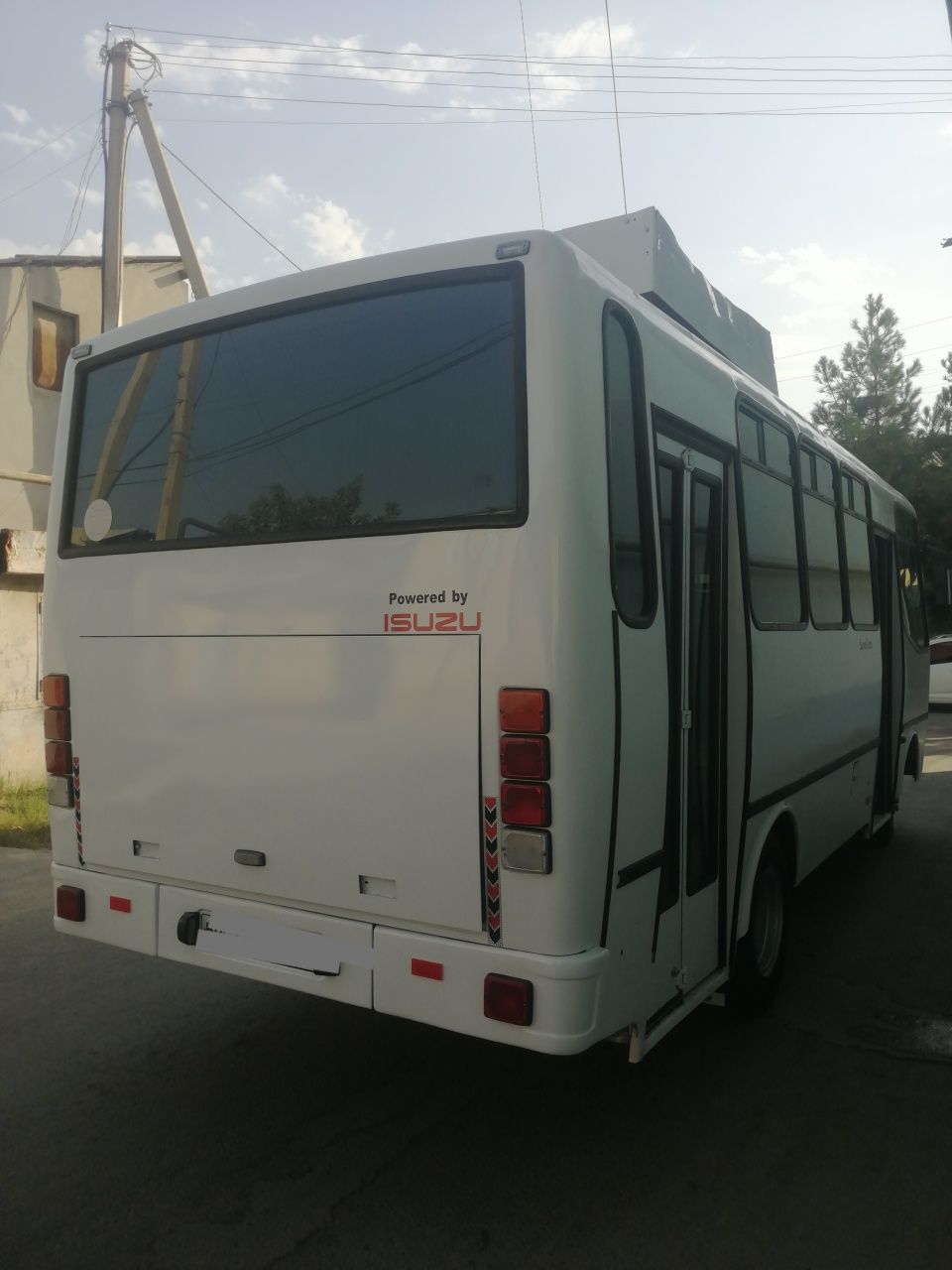 Isuzu Avtobus NP37