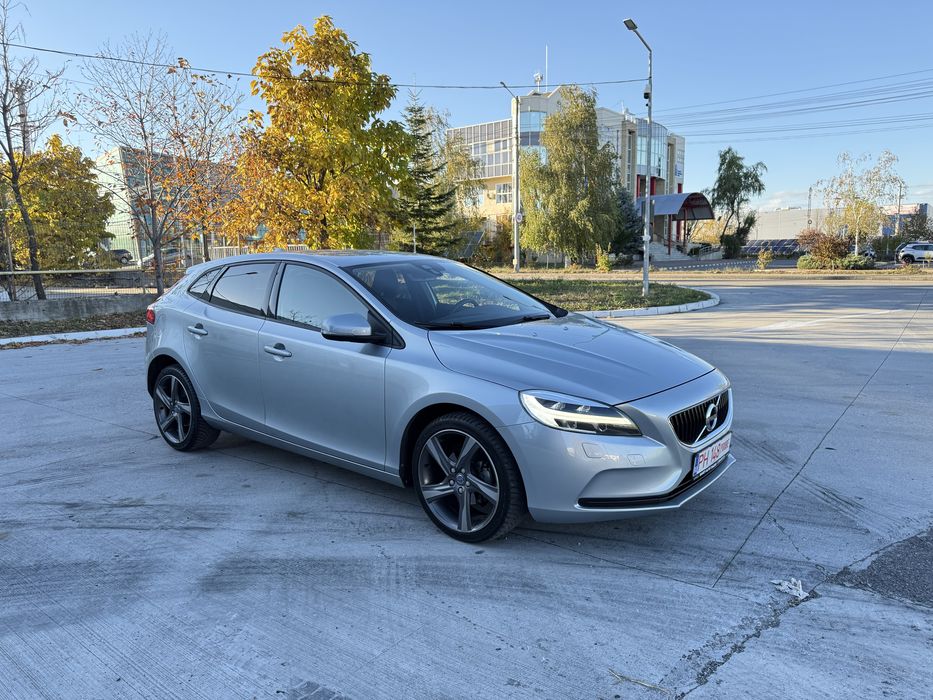 Volvo V40 D2, 2.0 tdi E6,Full Led ,Carte Service,     REZERVAT!!