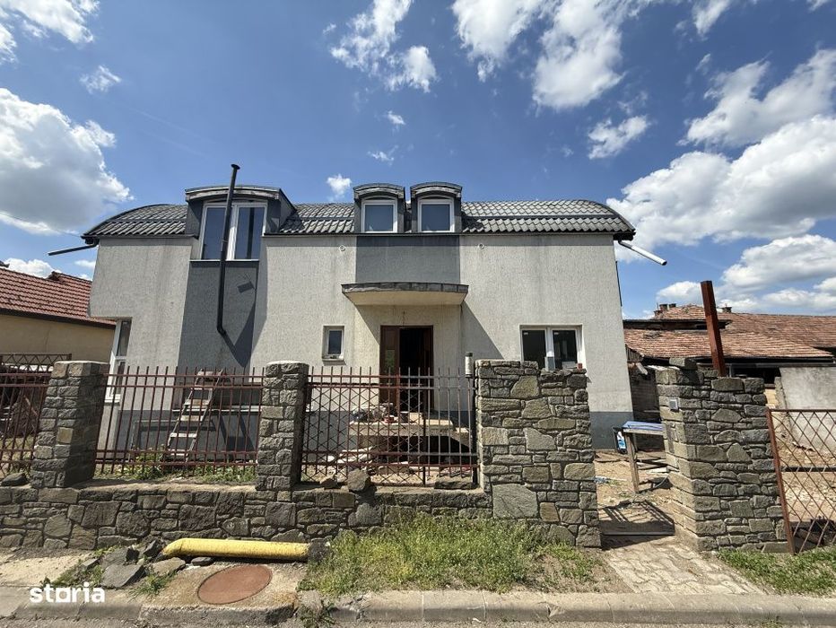 Casa 257mp utili - 5 camere - 300mp curte - zona Someseni, Cluj-Napoca