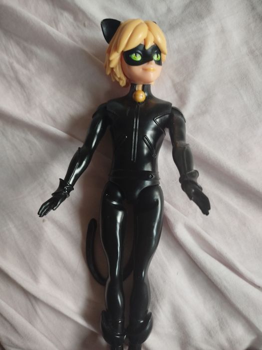 Продавам кукла котка