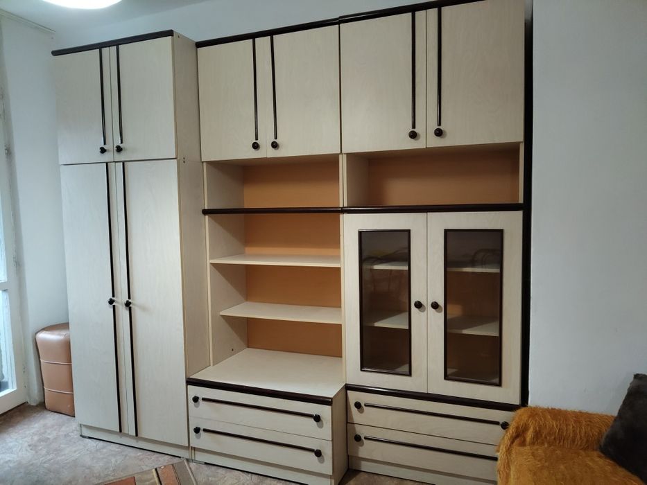 Стъклена масичка-40 лв огледало - 30лв секция-250лв