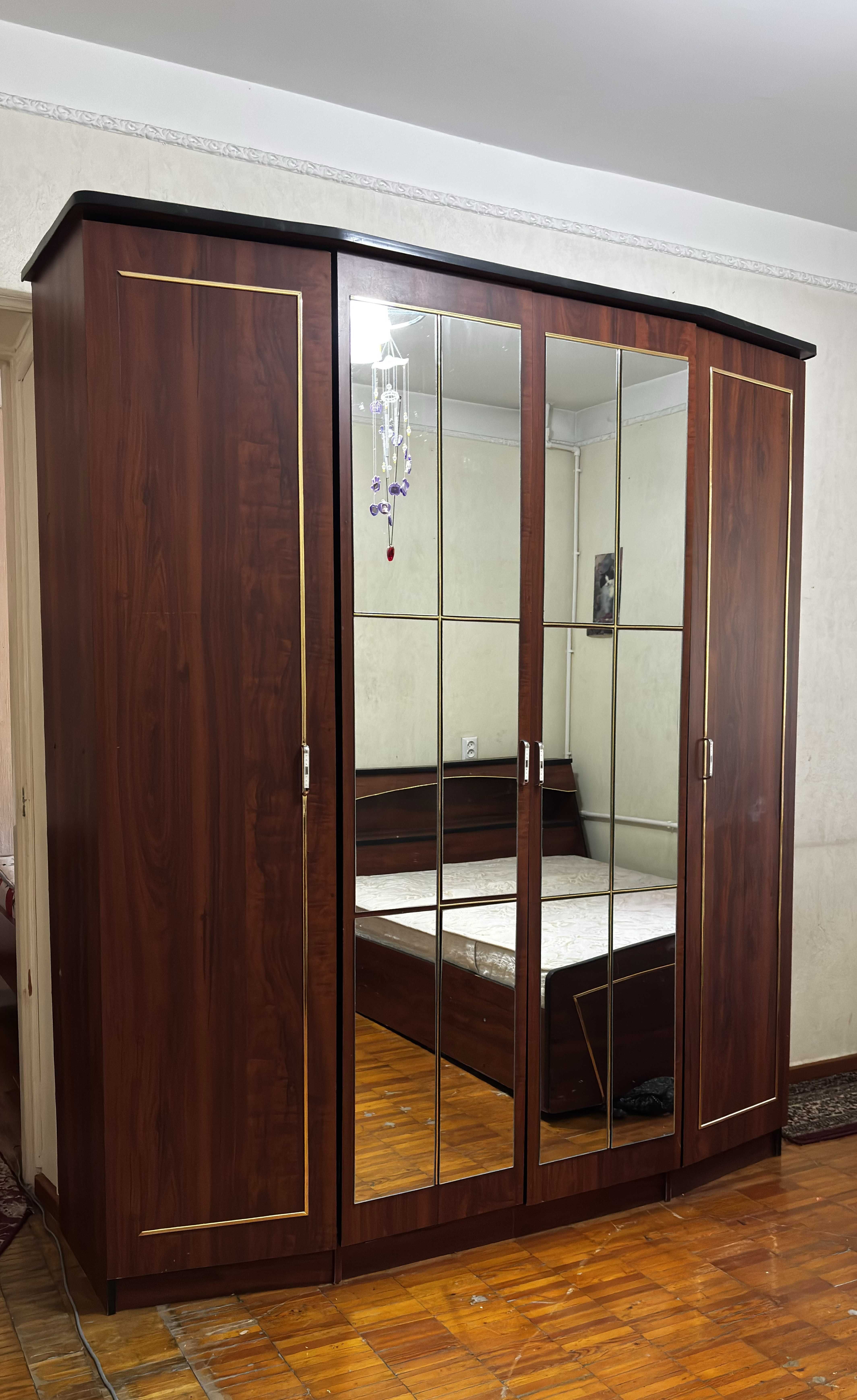Продается кровать + трюмо + шкаф | Две тумбочки в подарок!