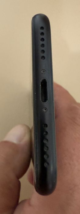 Negru aproape impecabil Iphone SE2020 negru 128gb bat 84%