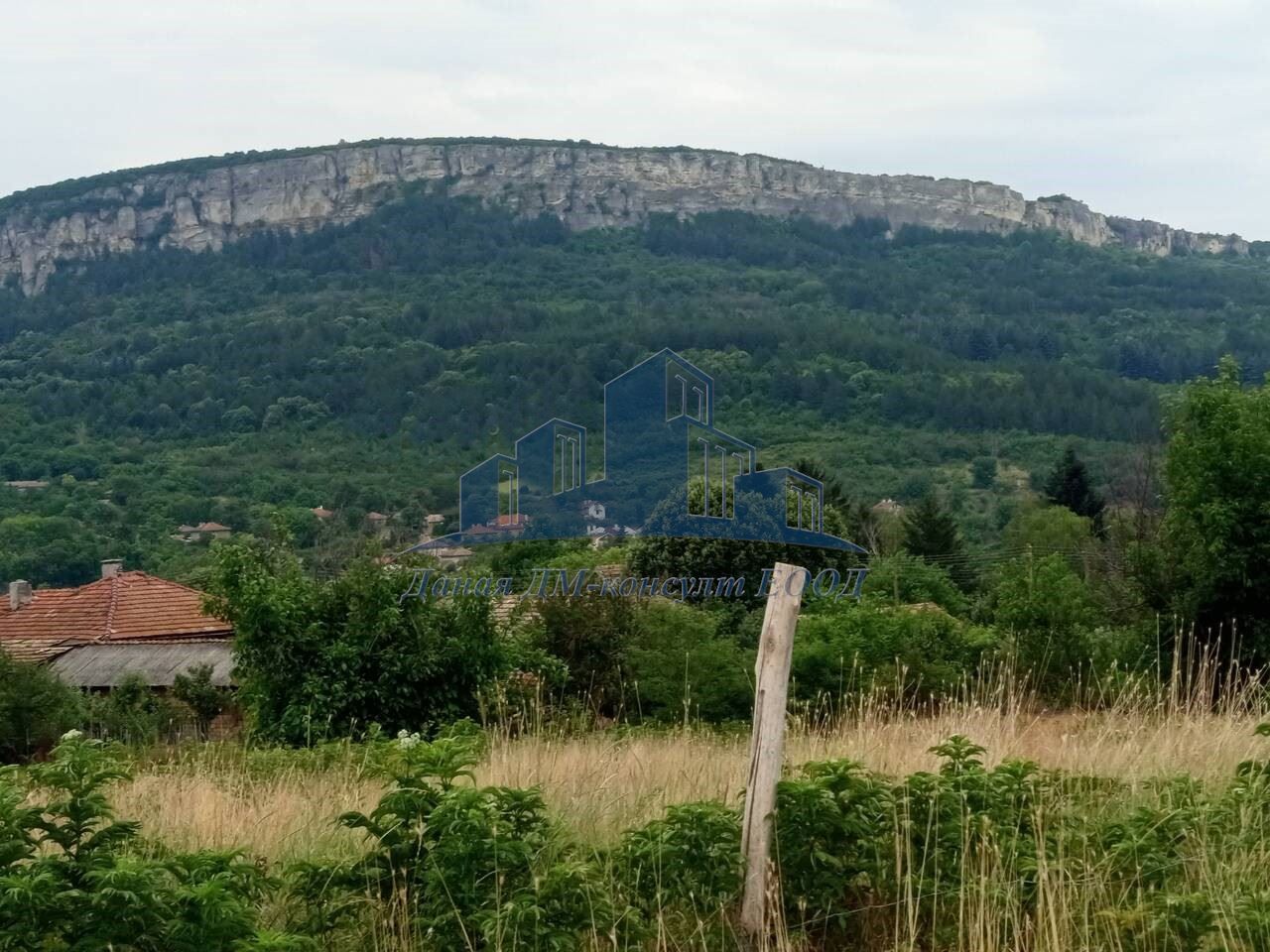 Парцел в Шумен, област-с.Мадара площ 1560